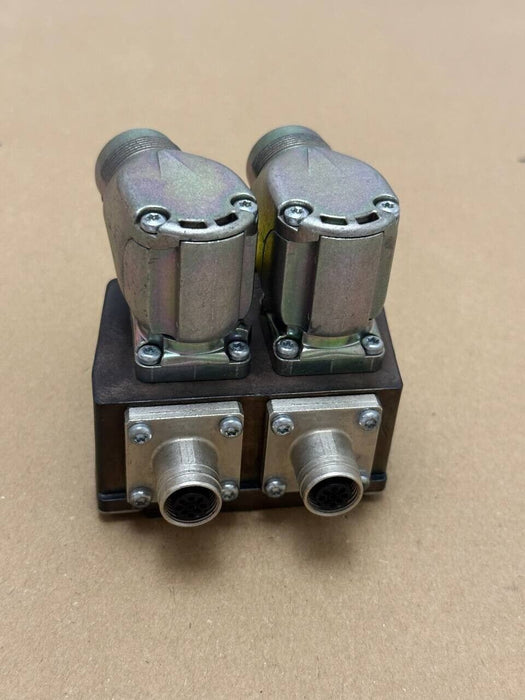 Schneider Electric ILM62DCA000 Lexium 62 ILM Daisy chain connection box assembly