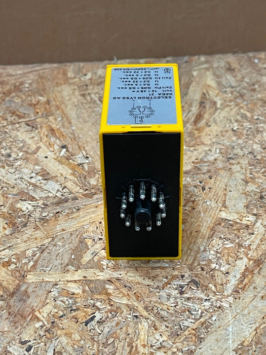 Selectron Lyss – GZEA 21 – Universal Cycle Timer Relay 12–240VAC/DC Dual‑Contact