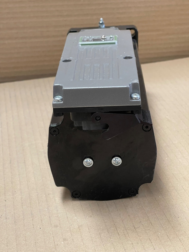 Schneider Electric – ILM1003P01F0000 – Lexium 62 Integrated Servo Motor 5.8 Nm