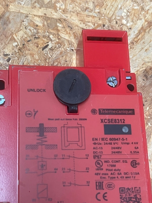 Schneider Electric – XCSE8312 – Metal Safety Switch, 3 NC + Solenoid Interlock