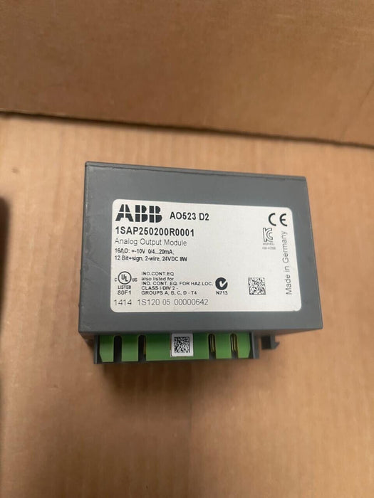 ABB - 1SAP250200R0001 with 1SAP212200R0001 - AO523 Analog Output Module