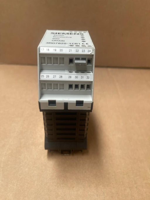 Siemens - 3RG7825-1CB1 - Siguard Safety Light Curtain Evaluation Controller