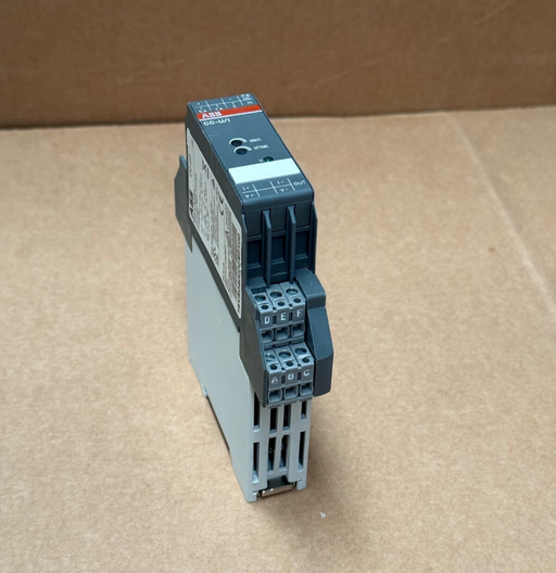 ABB – 1SVR040006R0100 CC‑U/I – Universal RMS Current Converter, 0–1/5A input