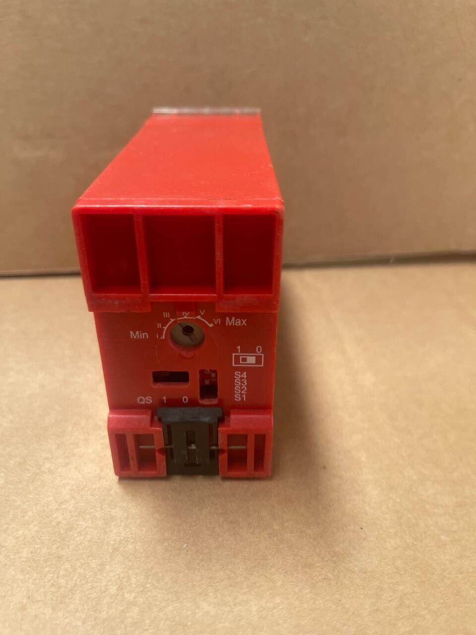 Schmersal - SRB-NA-R-C.21-24V - Safety Relay Module — VOLTWERK Handel