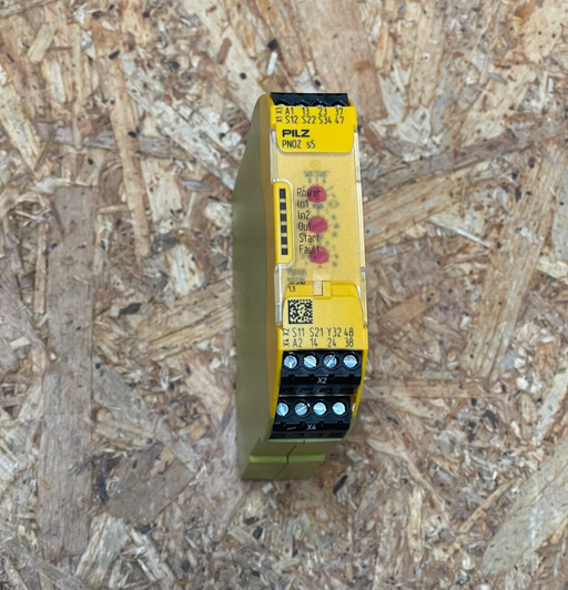 PILZ – 750135 (PNOZ s5) – DIN‑Rail Safety Relay, 48–240 V AC/DC, 2 NO + 2 NO(t)