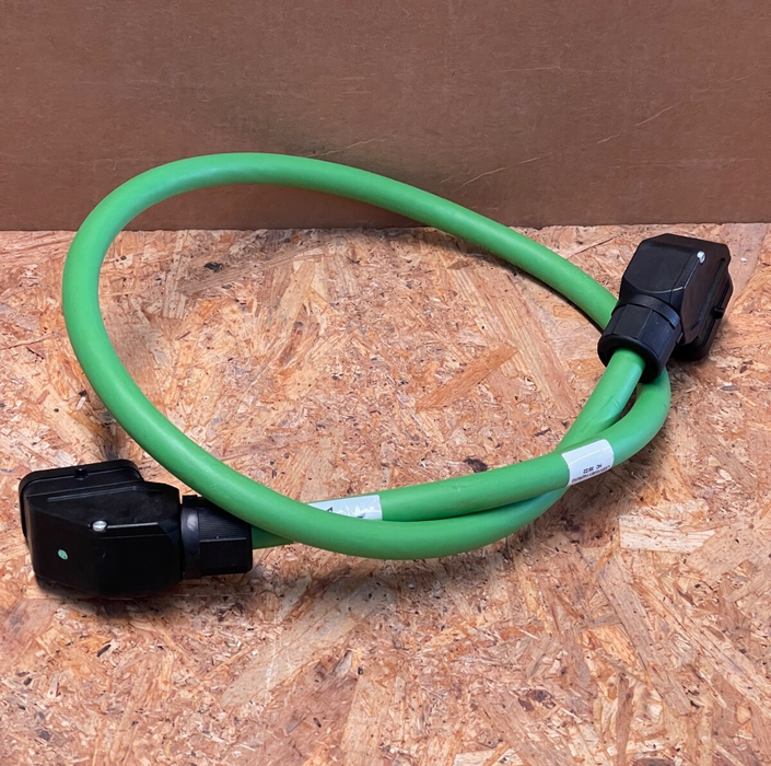 Schneider Electric – VW3E1142R010 – 1 m Shielded Hybrid Motor/Encoder Cable