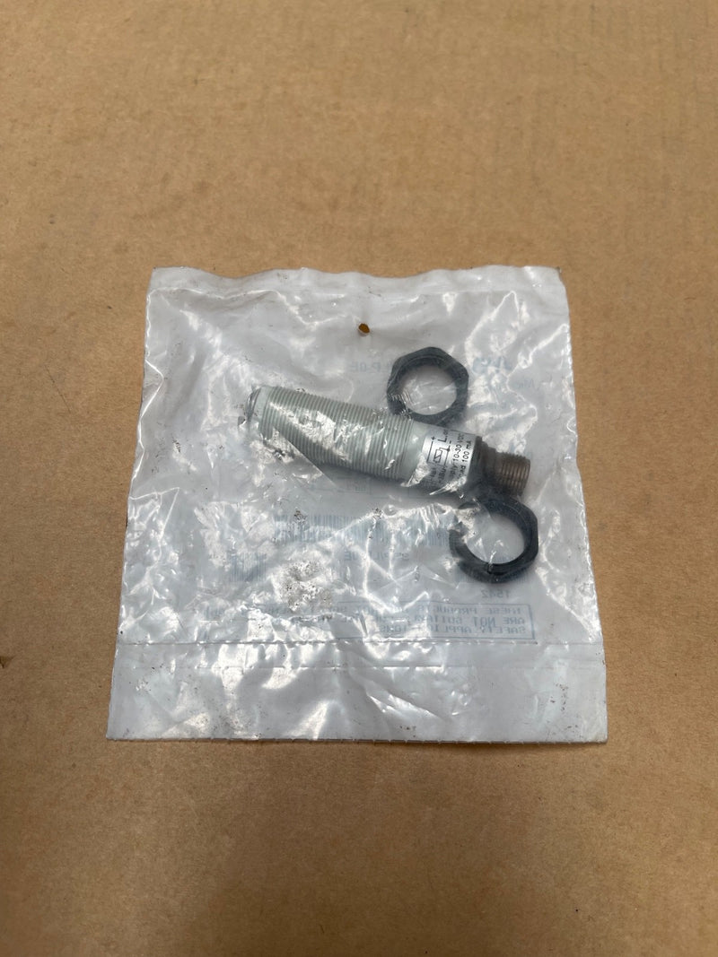 Micro Detectors – SSP/LP‑0E – Polarised M18 Photoelectric Sensor PNP, 3 m Cable