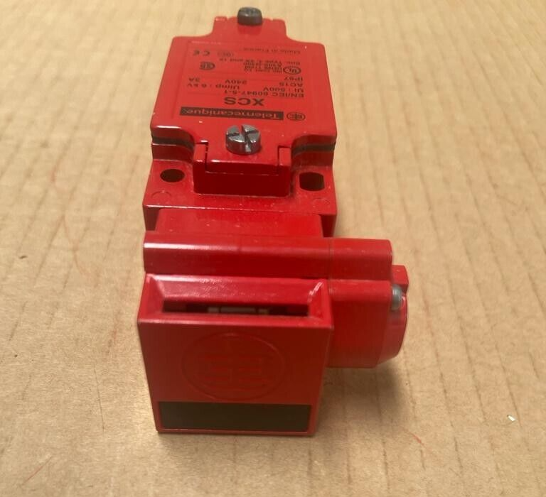 Telemecanique XCS Safety switch 240V 3A 6kV IP67