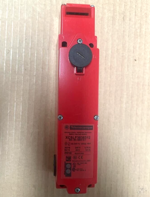 Telemecanique, XCSLF3838312, Safety interlocking switch XCS metal 6 NC 24V
