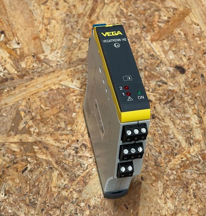 VEGA – VEGATRENN 142 – 2‑Channel HART Signal Barrier, Loop‑Powered, Ex‑Rated