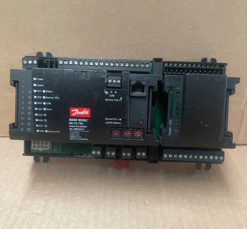 Danfoss – 080Z0121 – AK2-CC303A Multicase Cooling / Controller 24 V