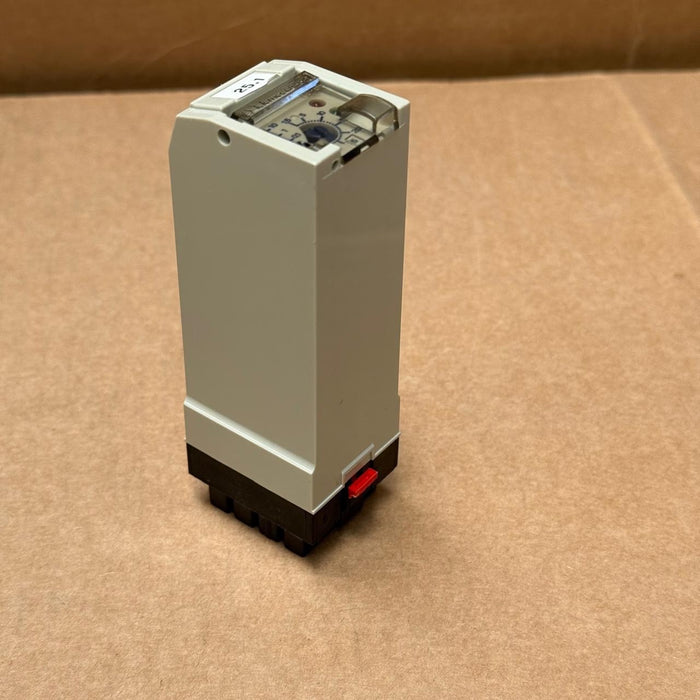 Telemecanique – RHT418B – Zelio On‑Delay Timer Relay 24 V AC/DC, 4 C/O
