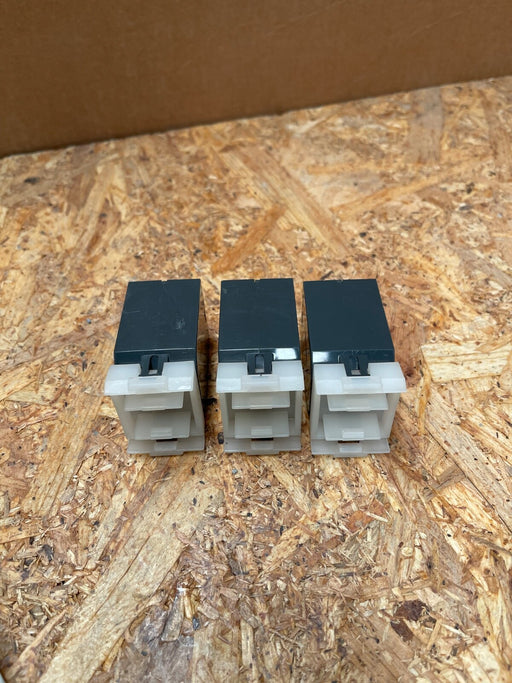 EAO - 704.970.4 - Lamp Transformer, 230 V AC to 24 V AC, 50 mA, Panel Mount