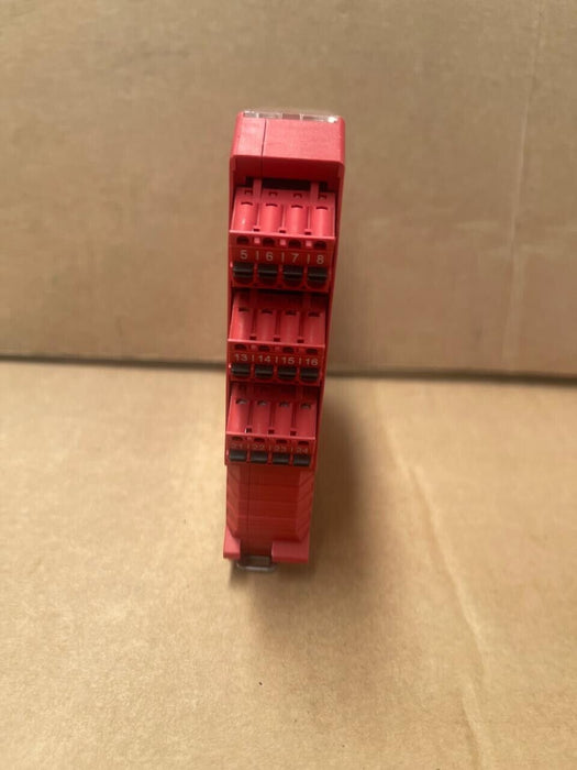 Schneider Electric - XPSMCMRO0004DAG - Safety Controller Output Module