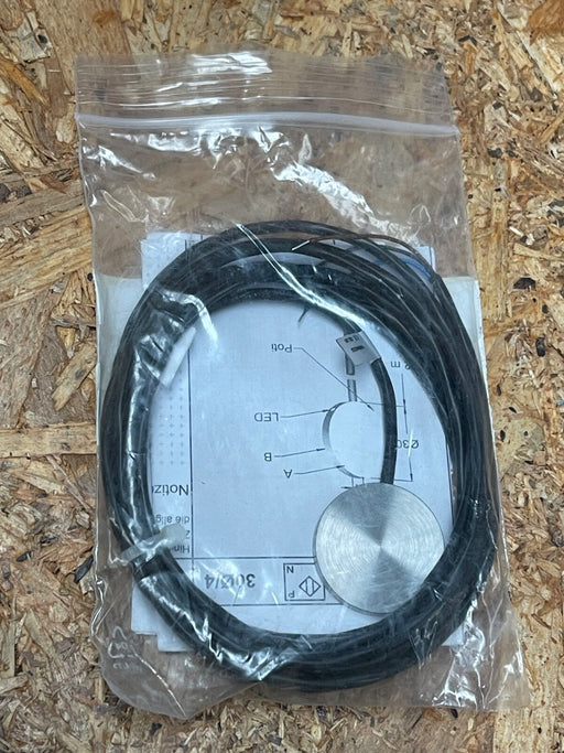 Balluff - BCS D30T401-POC15C-EP02 - Capacitive Sensor, Ø30 mm, PNP NC