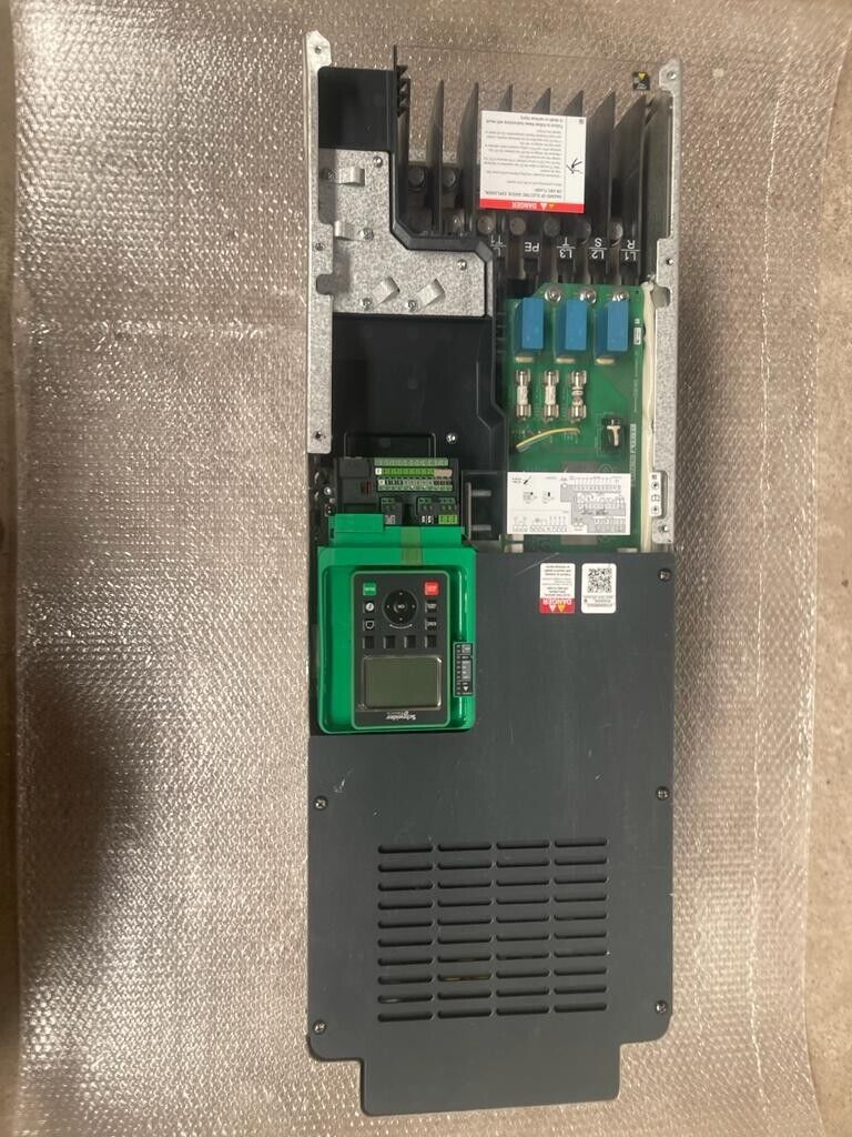 Schneider Electric, ATV930D55M3C, AC speed drive 55kW - 75HP - 200-240V