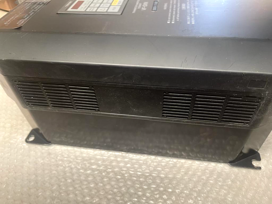 TOSHIBA Transistor Inverter Tosvert VFSXN-2110P 200V-11kW