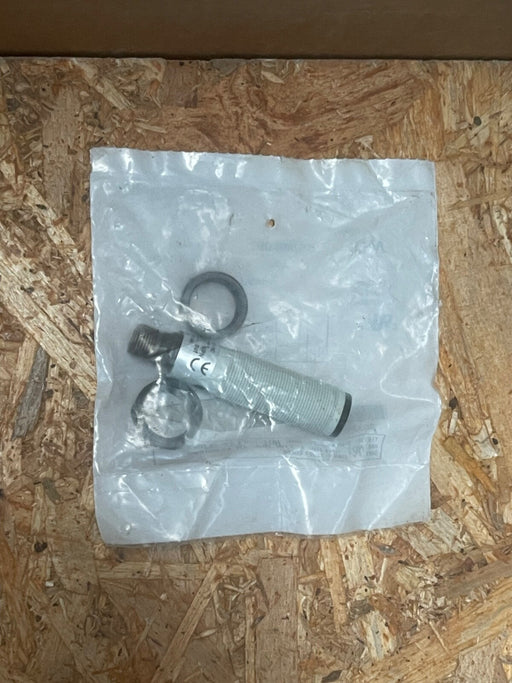 Micro Detectors – SS7/0N‑0E – M18 Tubular Diffuse Photoelectric Sensor (NPN)