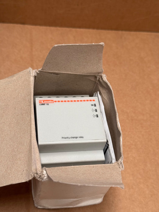 Lovato – LVMP10A240 (LVM P10 A240) – Start‑Up Priority Change Relay, 220–240 VAC