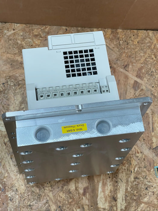 KEB – 14F5G1E‑Y002 + 00.F5.060‑1000 – Combivert F5 Drive with Operator Panel 7.5