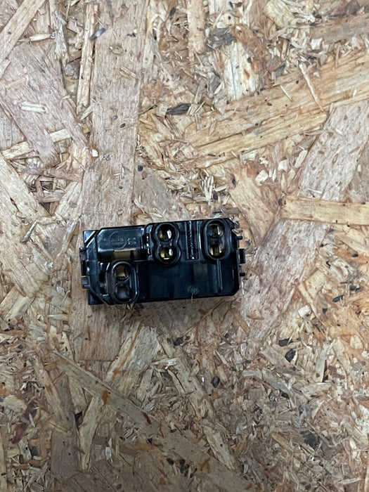 BTicino – L4180 – LivingLight Anthropocene 2P+T 10/16 A Bypass Socket Anthracite