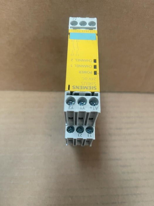 SIEMENS - 3TK2824-1BB40 - Safety Relay