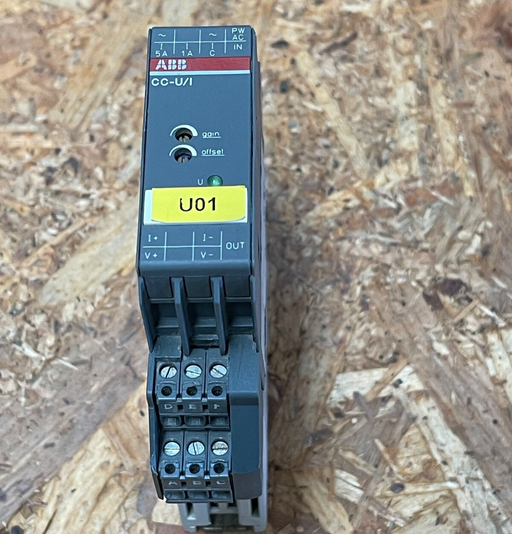 ABB - 1SVR040007R0200 - CC-U/I Universal Signal Converter, 0–5A Input, ±11V Outp