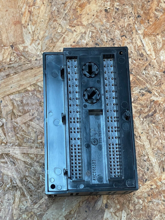 GE Fanuc – IC200MDL750G – VersaMax 32‑Point 12/24 VDC Discrete Output Module