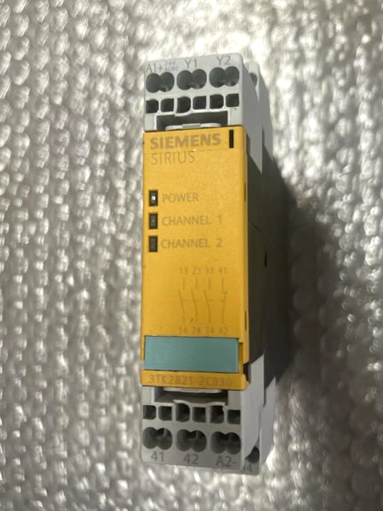 Siemens SIRIUS 3TK2821-2CB30 Safety Relay