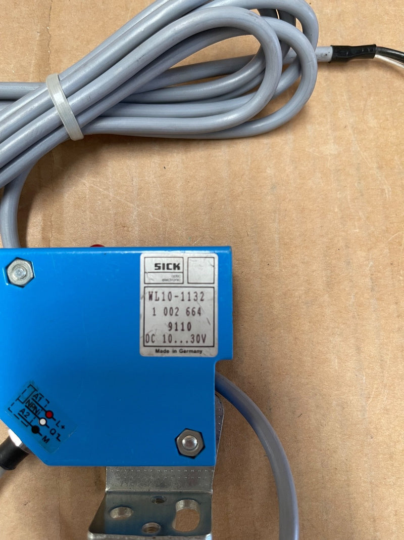 SICK – WL10‑1132 – Photoelectric Retro‑Reflective Sensor 1002664