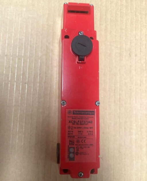 Telemecanique, XCSLF3737342, Safety interlock switch XCS metal 4NC+2 NO 230V