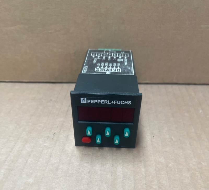 Pe­pperl + Fuchs – KCT1-5SR-V – Batch/Counter-Timer Module (230 V AC)