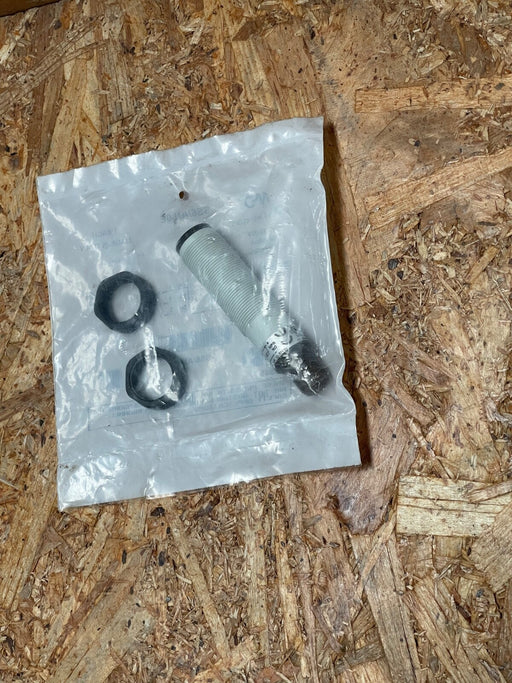 Micro Detectors – SS6/AN‑0E – M18 Tubular Diffuse Photoelectric Sensor
