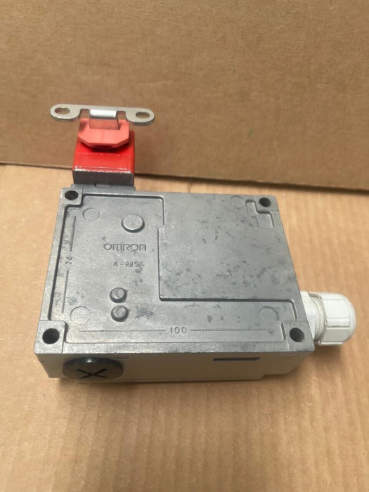 Omron - D4BL-1CRA-A - Guard Lock Safety-Door Switch, 24V DC, Mechanical Lock