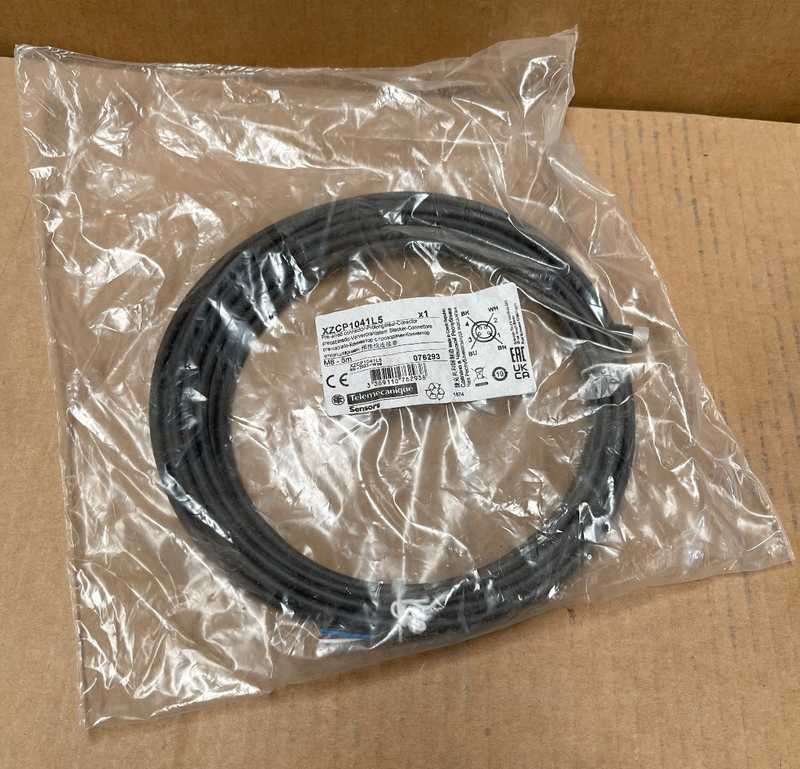 Telemecanique Sensors – XZCP1041L5 – M8 4‑Pin Pre‑Wired Connector Cable 5 m