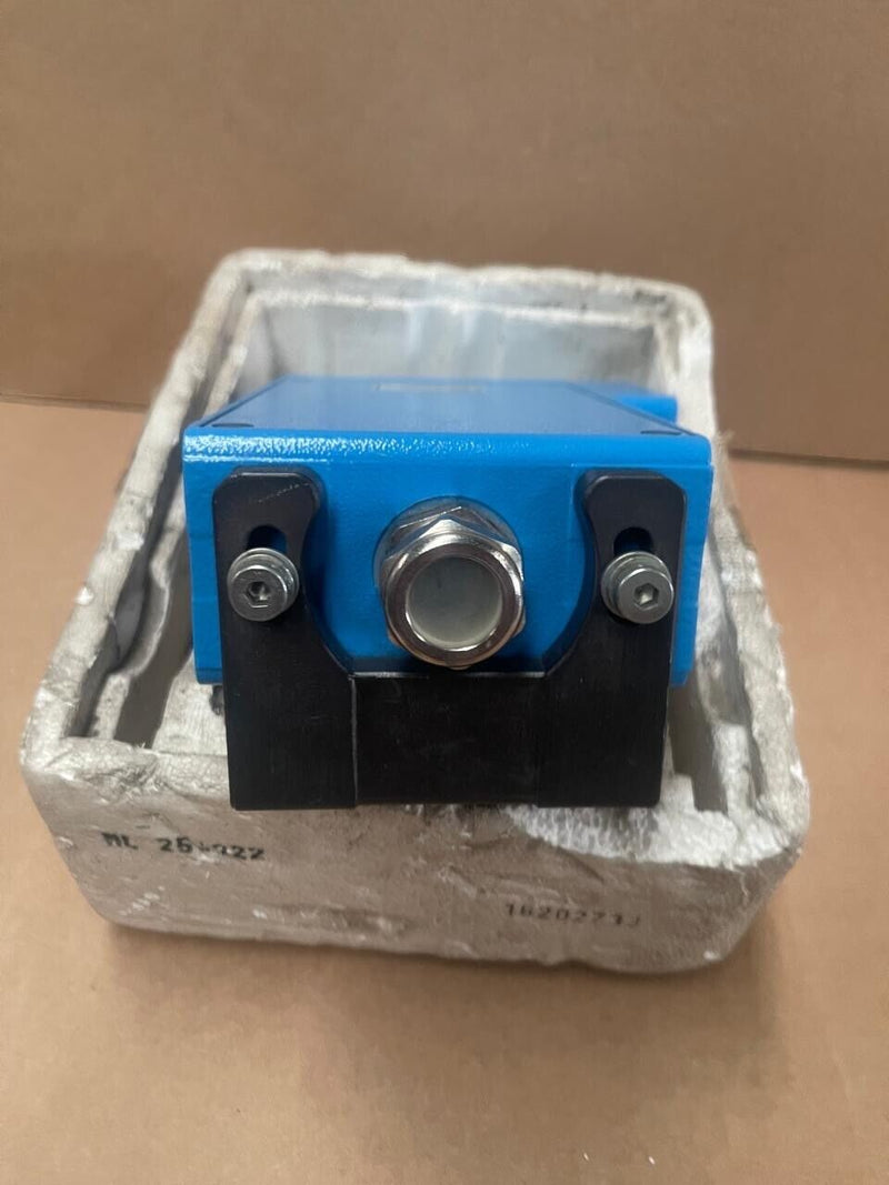 SICK - WL25-322 - Photoelectric Proximity Sensor
