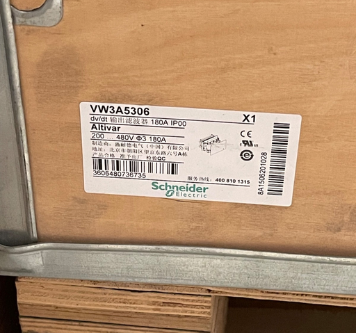 Schneider Electric – VW3A5306 – dv/dt Output Filter for VFD / Drive – 180 A