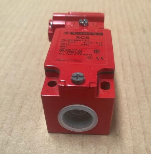 Telemecanique XCS Safety switch 240V 3A 6kV IP67