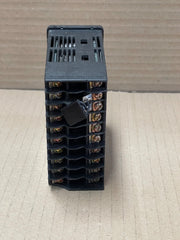 Yokogawa – UT320‑00 – Digital Indicating Controller 1/8 DIN (100–240 VAC)