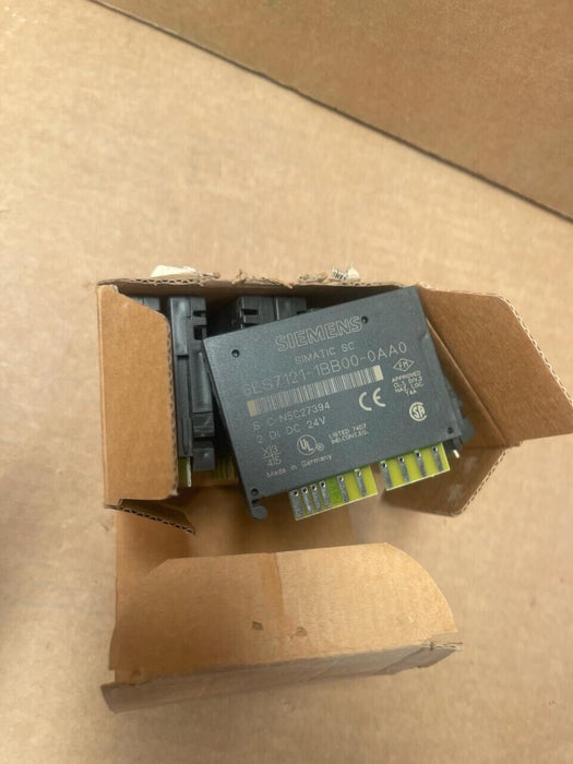 SIEMENS SIMATIC - 6ES7 121-1BB00-0AA0 - SUBMODULE 2DI 24 V DC 8PCs