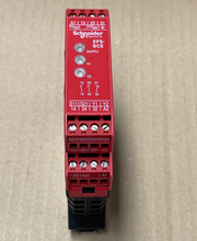 Schneider Electric – XPSBCE3710P – Preventa 2‑Hand Control Safety Relay 230 VAC