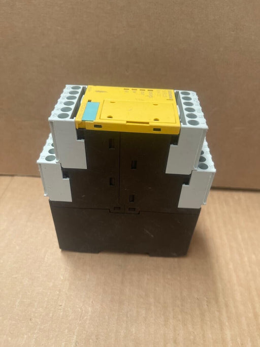 SIEMENS SIRIUS - 3TK2826-1BB40 - Safety Relay