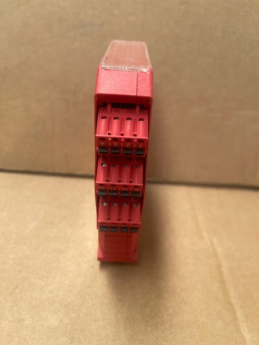 Schneider Electric - XPSMCMRO0004DAG - Safety Controller Output Module