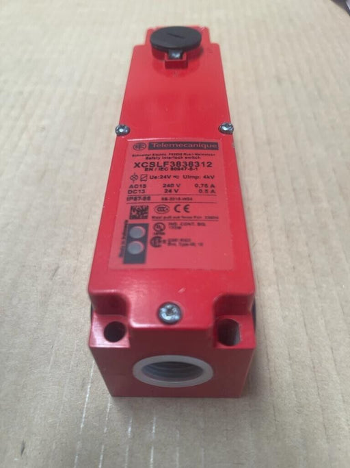 Telemecanique, XCSLF3838312, Safety interlocking switch XCS metal 6 NC 24V