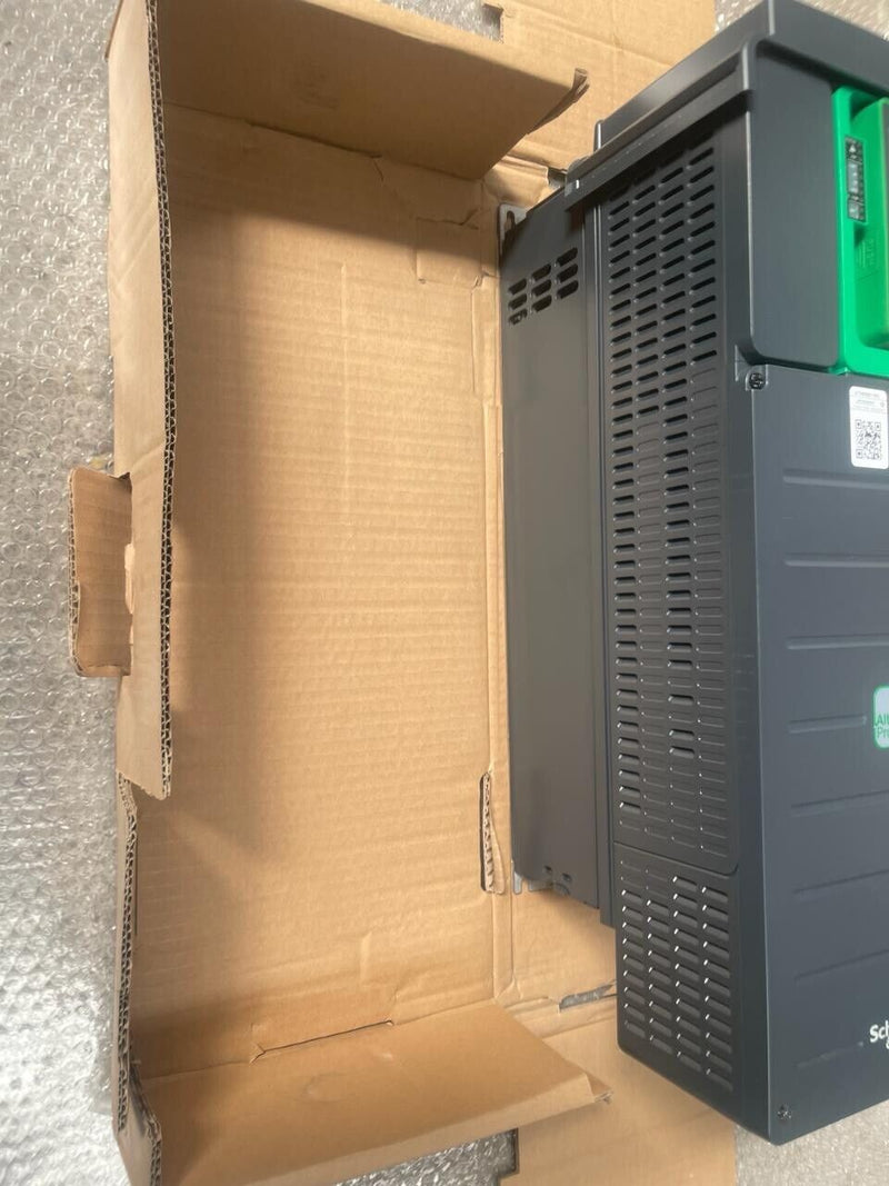 Schneider Ekectric Altivar 930 - ATV930D11M3 - AC Speed Drive 11KW/15HP 200-240V