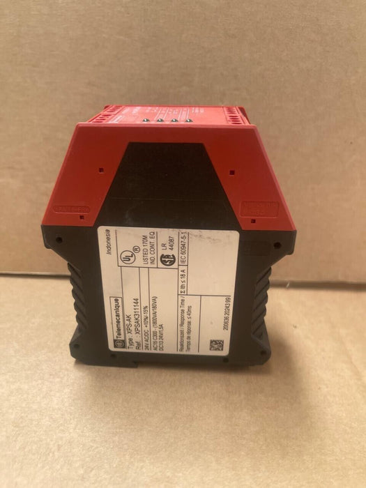 Schneider Electric - XPSAK311144 - Emergency Stop Safety Relay Module, 24 V AC/D