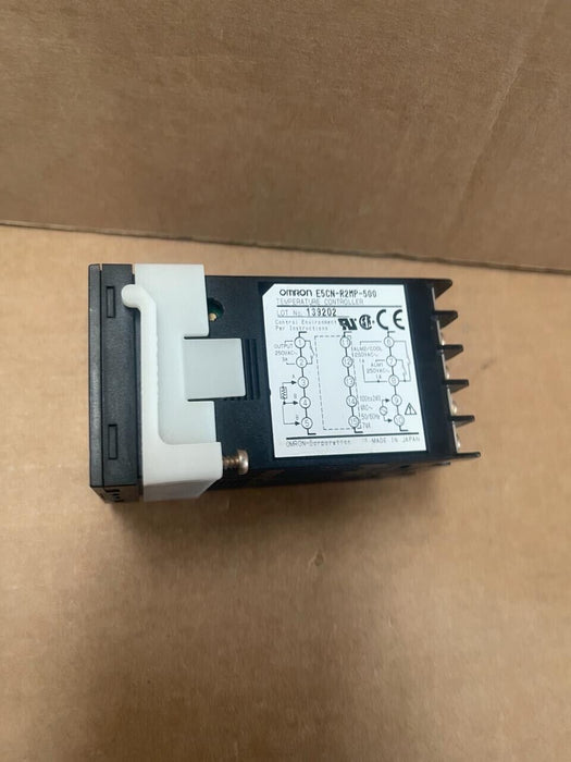 OMRON - E5CN-R2MP-500 - Temperature Controller
