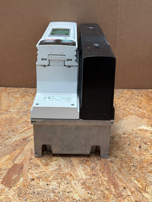 Emerson – M300‑054 00270 A – Unidrive M300 15 kW VFD, 3× 400 V AC, SIL3 STO