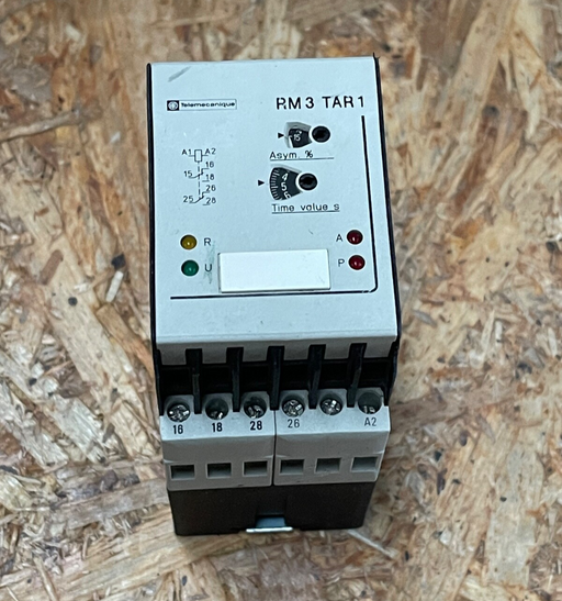 Telemecanique – RM3 TAR1 139 N7 – Universal AC Time Delay Relay (300–415 VAC)