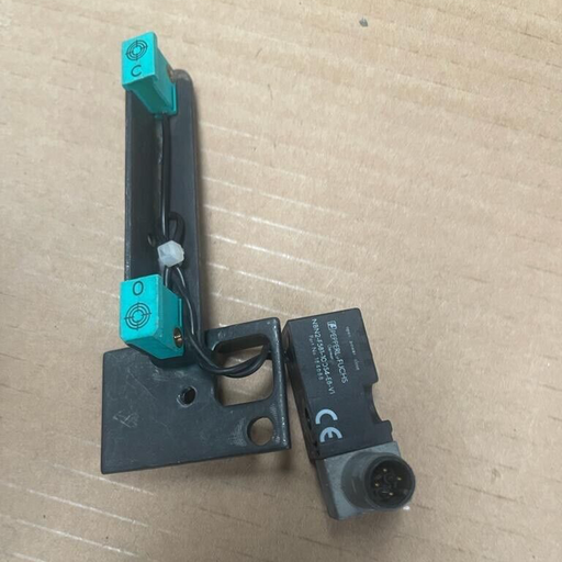 Pepperl+Fuchs NBN2-F581-100S4-E8-V1 / 184688 Proximity Sensor